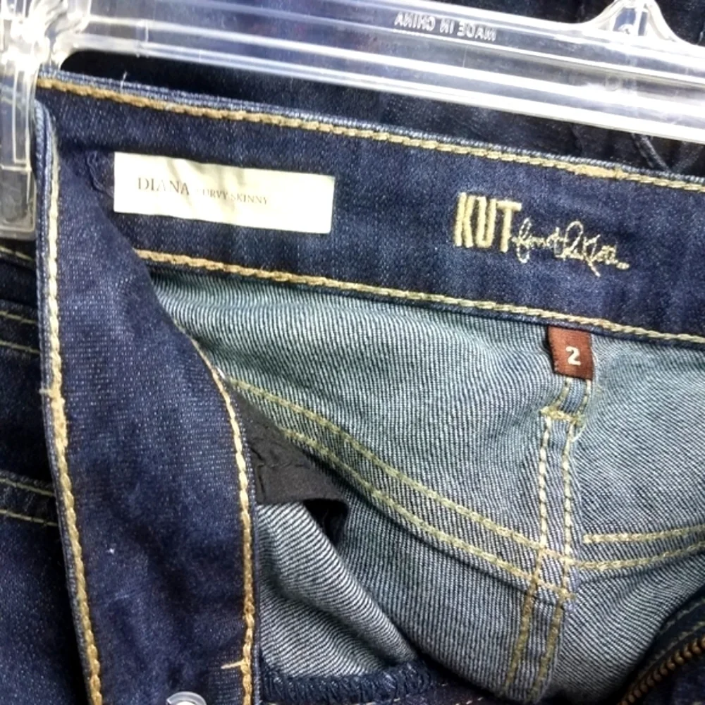Kut From the Kloth Diana Kurvy Crop Skinny Jeans Size‎ 26 Mid-Rise